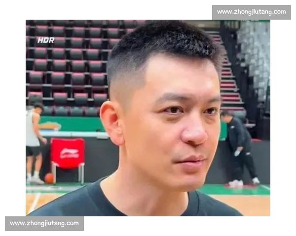 辽宁男篮夏训正式启动!杨鸣治军严苛 + 形象亮眼,弗格离队后内线重建迫在眉睫